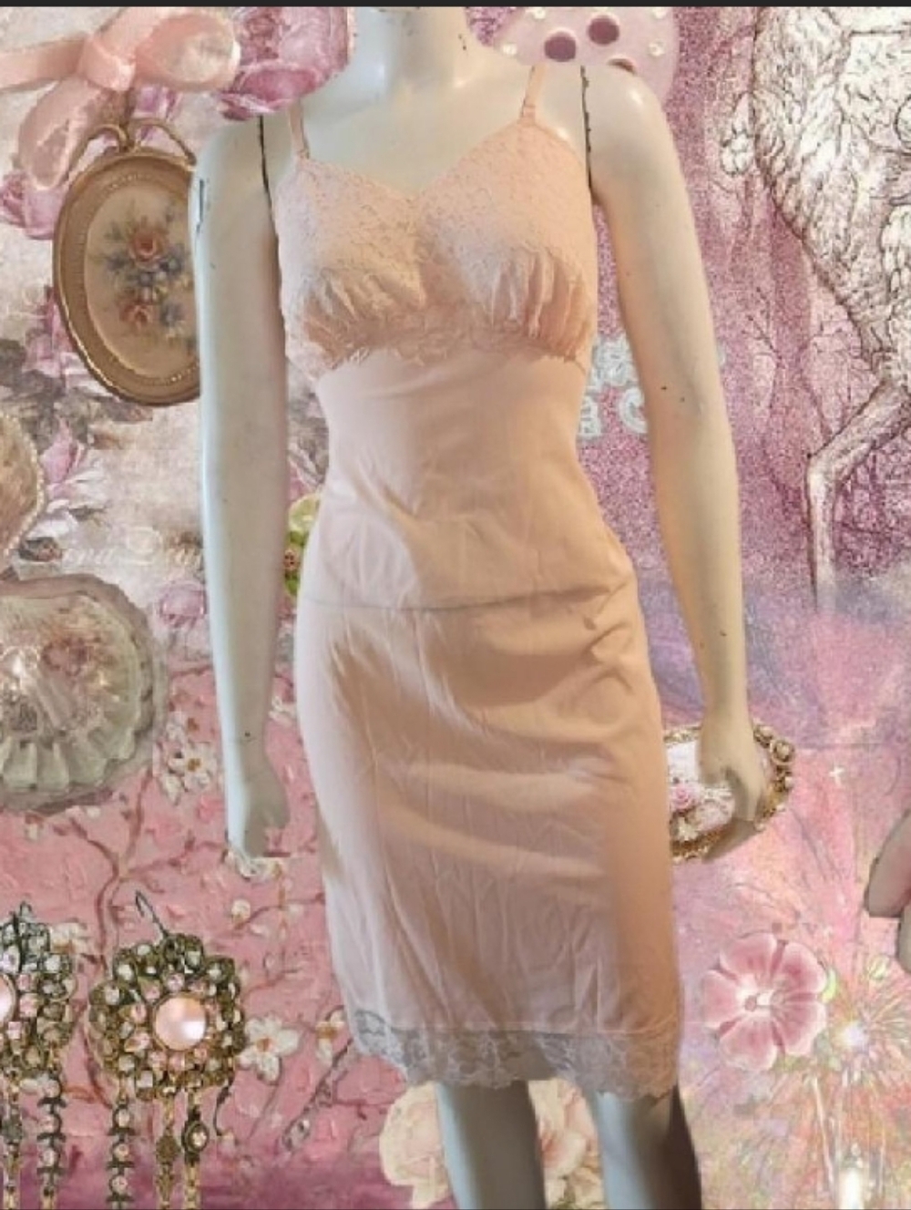 Vtg 50s 60s seamprufe Sz 36=US M soft pink slip dress With Lace Bodice